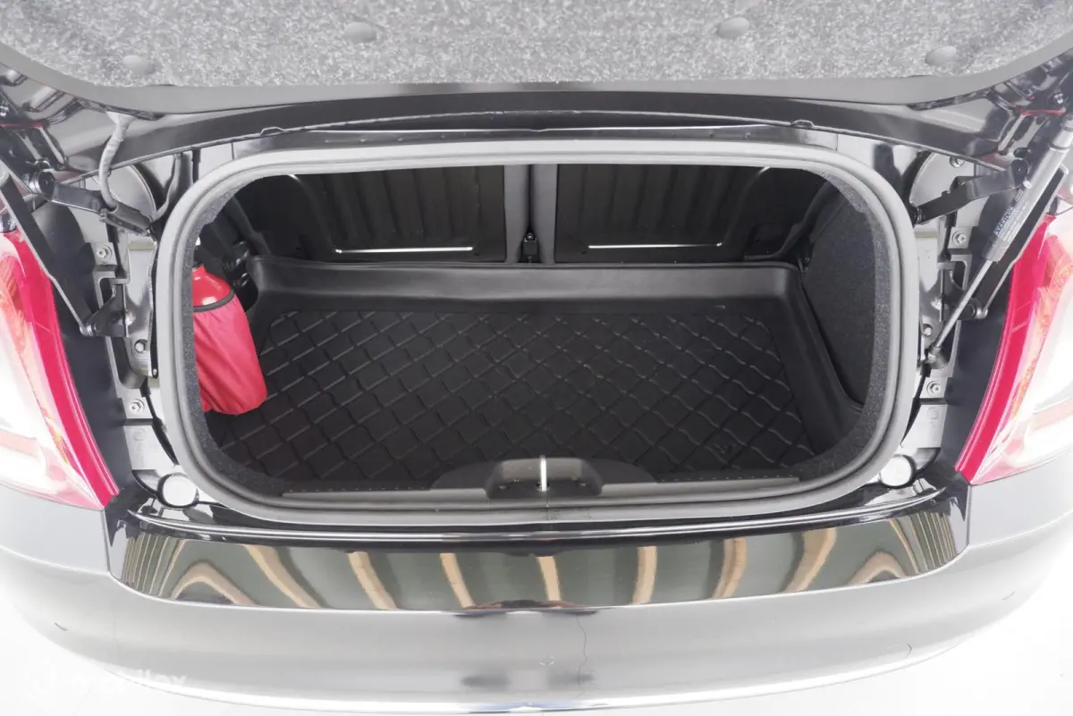 1.0 Dolcevita Finale airco|cruise|dab|applecarplay|lmv15