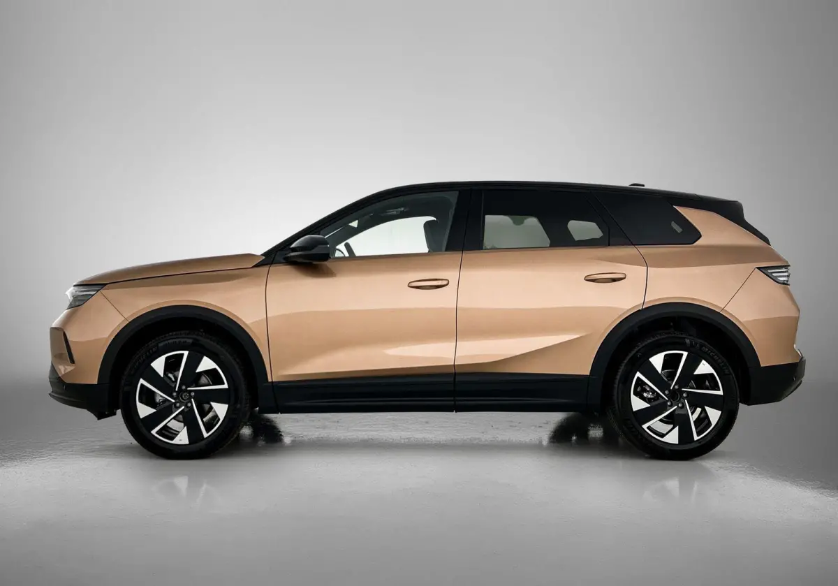 SUV GS Hybrid 145 pk Automaat | Navigatie | Rondomzicht Camera | Verwarmde Comfortstoelen | Elektrische Achterklep met Sensor | Premium Audio | Full-LED Koplampen | Head-up Display | Adaptie