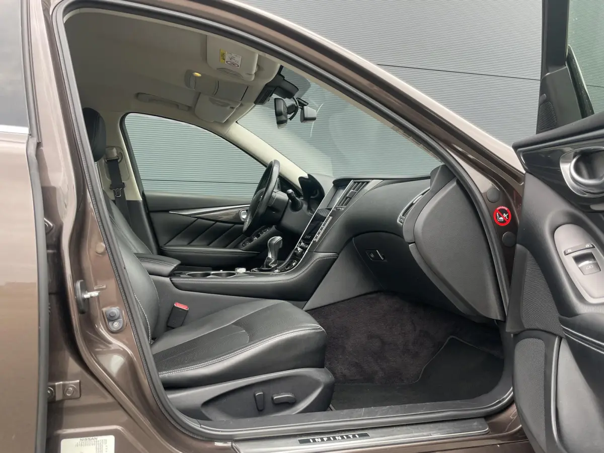 2.0t Business Premium + | Bose | Trekhaak | Leder | Camera