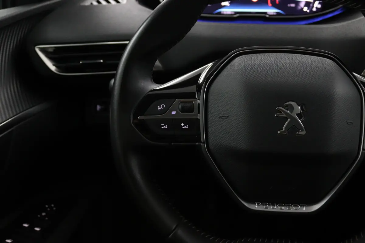 1.2*130PK*NAVI*ECC*CRUISE*CAMERA*CARPLAY*RIEM.VV*