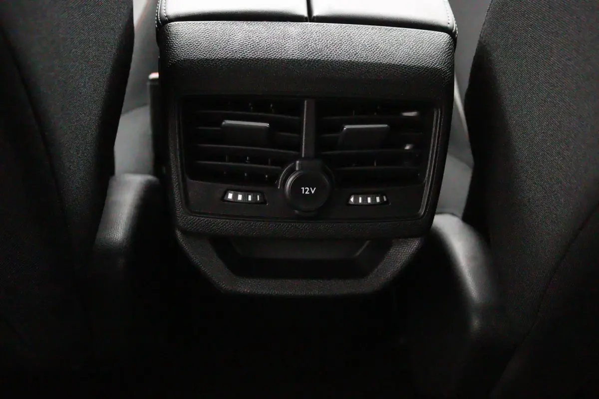 1.2*130PK*NAVI*ECC*CRUISE*CAMERA*CARPLAY*RIEM.VV*