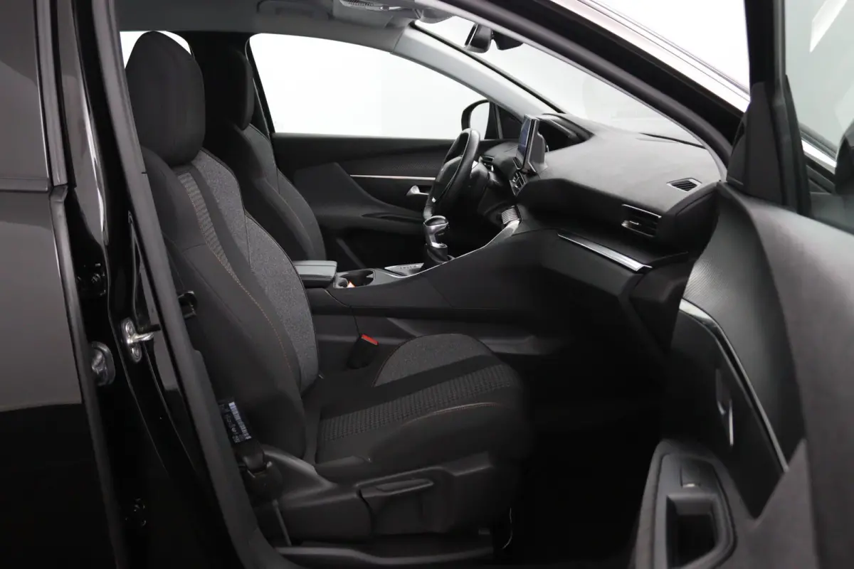 1.2*130PK*NAVI*ECC*CRUISE*CAMERA*CARPLAY*RIEM.VV*