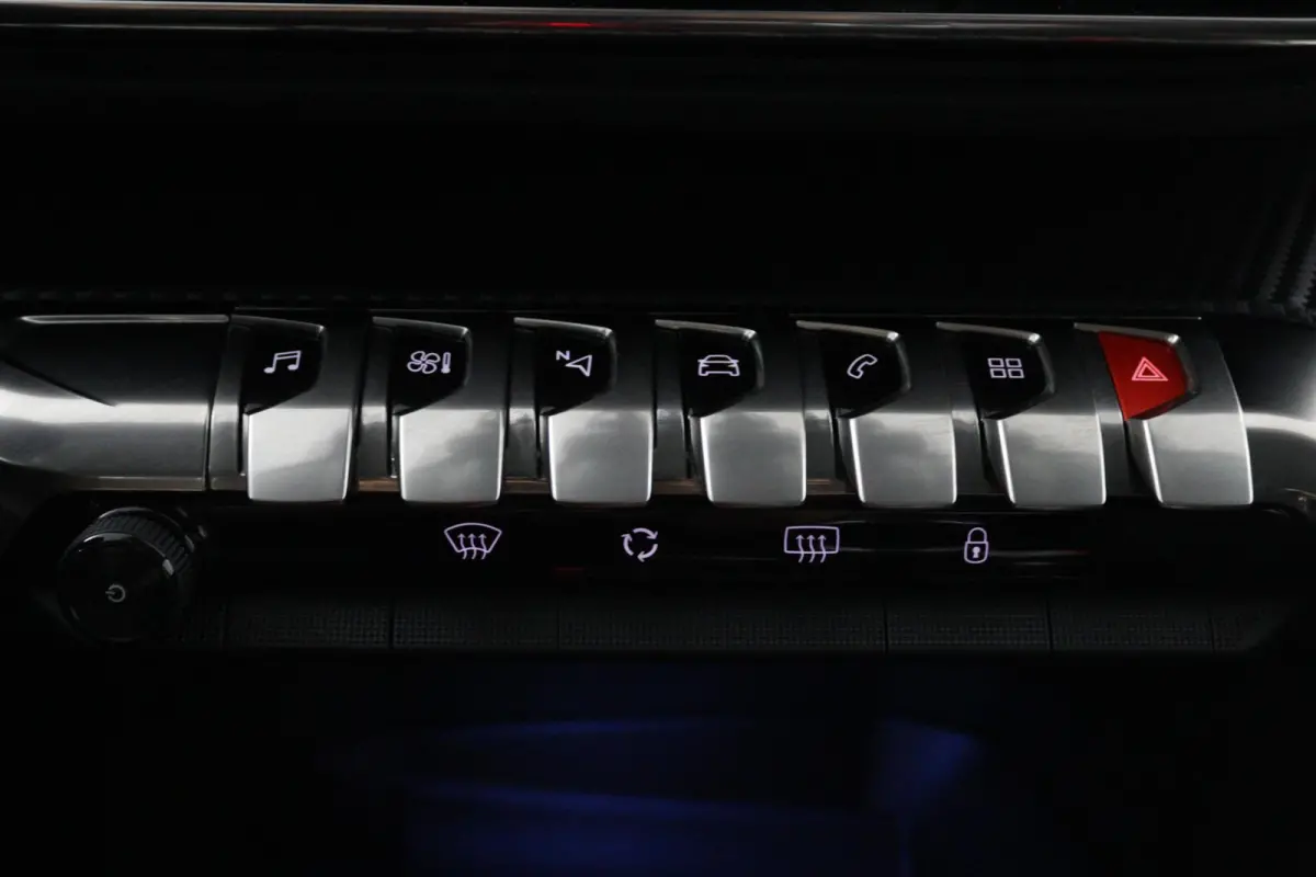 1.2*130PK*NAVI*ECC*CRUISE*CAMERA*CARPLAY*RIEM.VV*