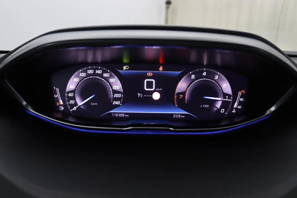 1.2*130PK*NAVI*ECC*CRUISE*CAMERA*CARPLAY*RIEM.VV*