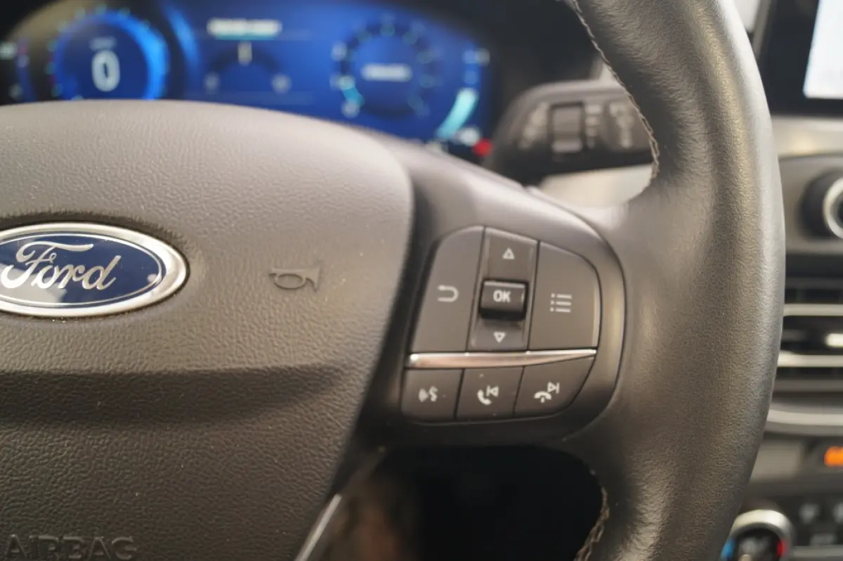 1.0 EcoBoost 155pk Hybrid Titanium X Business -PANO-
