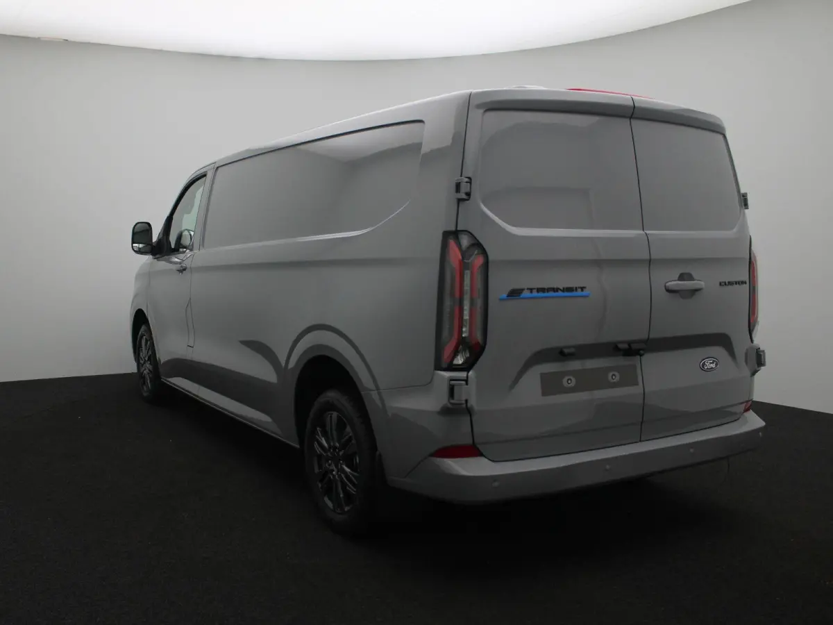 Cust. 320 L2H1 Limited 65 kWh | Te bestellen | Inklapbare trekhaak | 0,99% financiallease | Adaptieve Cruise Control |