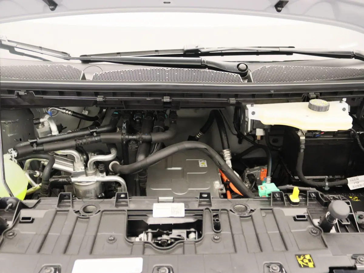 Cust. 320 L2H1 Limited 65 kWh | Te bestellen | Inklapbare trekhaak | 0,99% financiallease | Adaptieve Cruise Control |