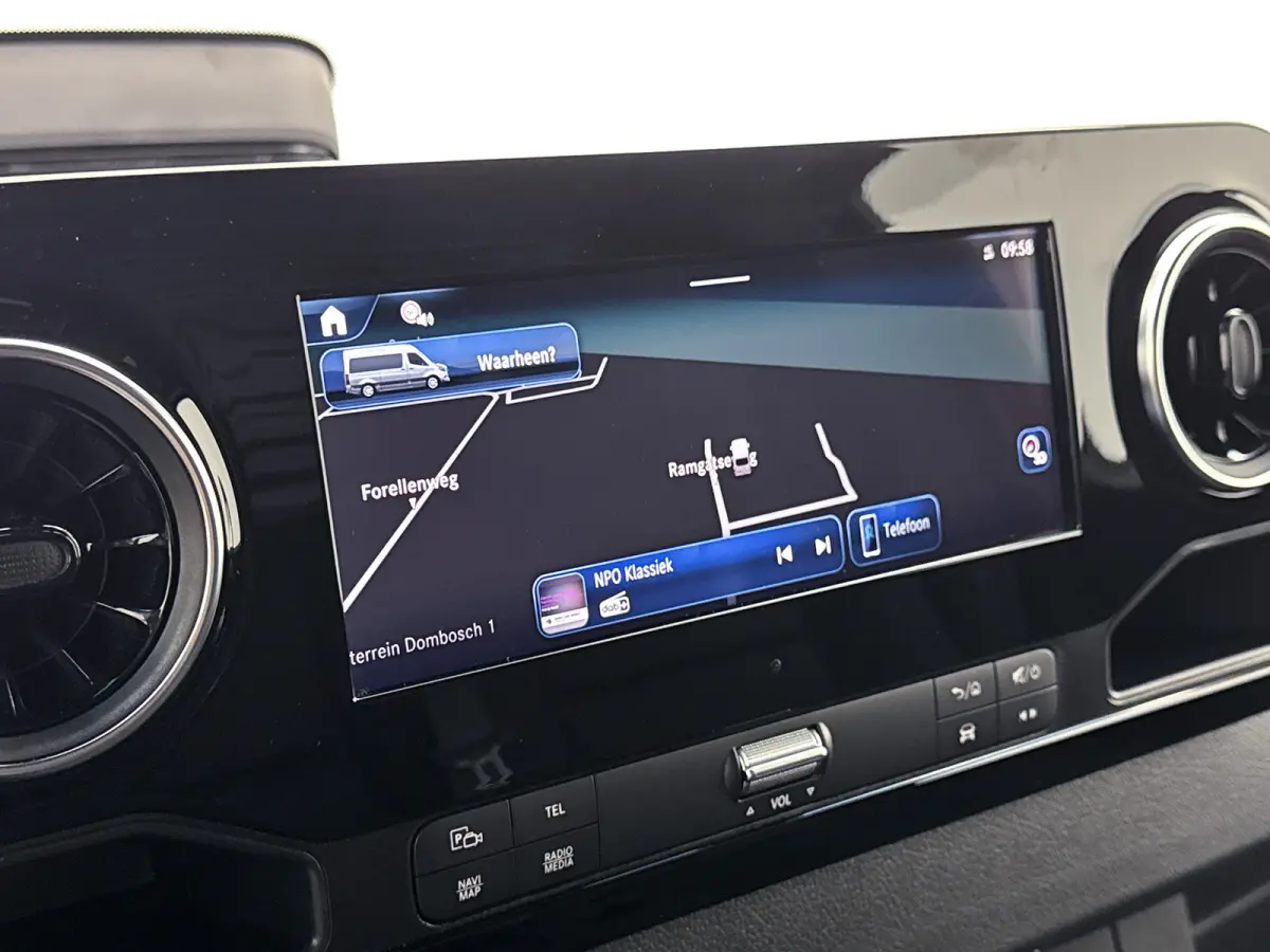 317 1.9 PRO L3H2 Navigatie Achteruitrijcamera Led 3500 KG Trekgewicht Cruise Control