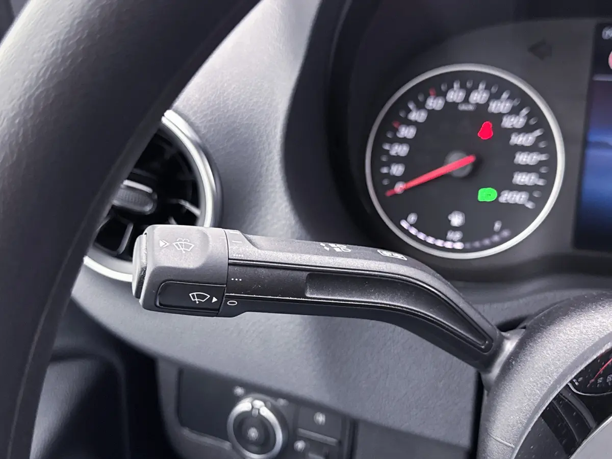 317 1.9 PRO L3H2 Navigatie Achteruitrijcamera Led 3500 KG Trekgewicht Cruise Control