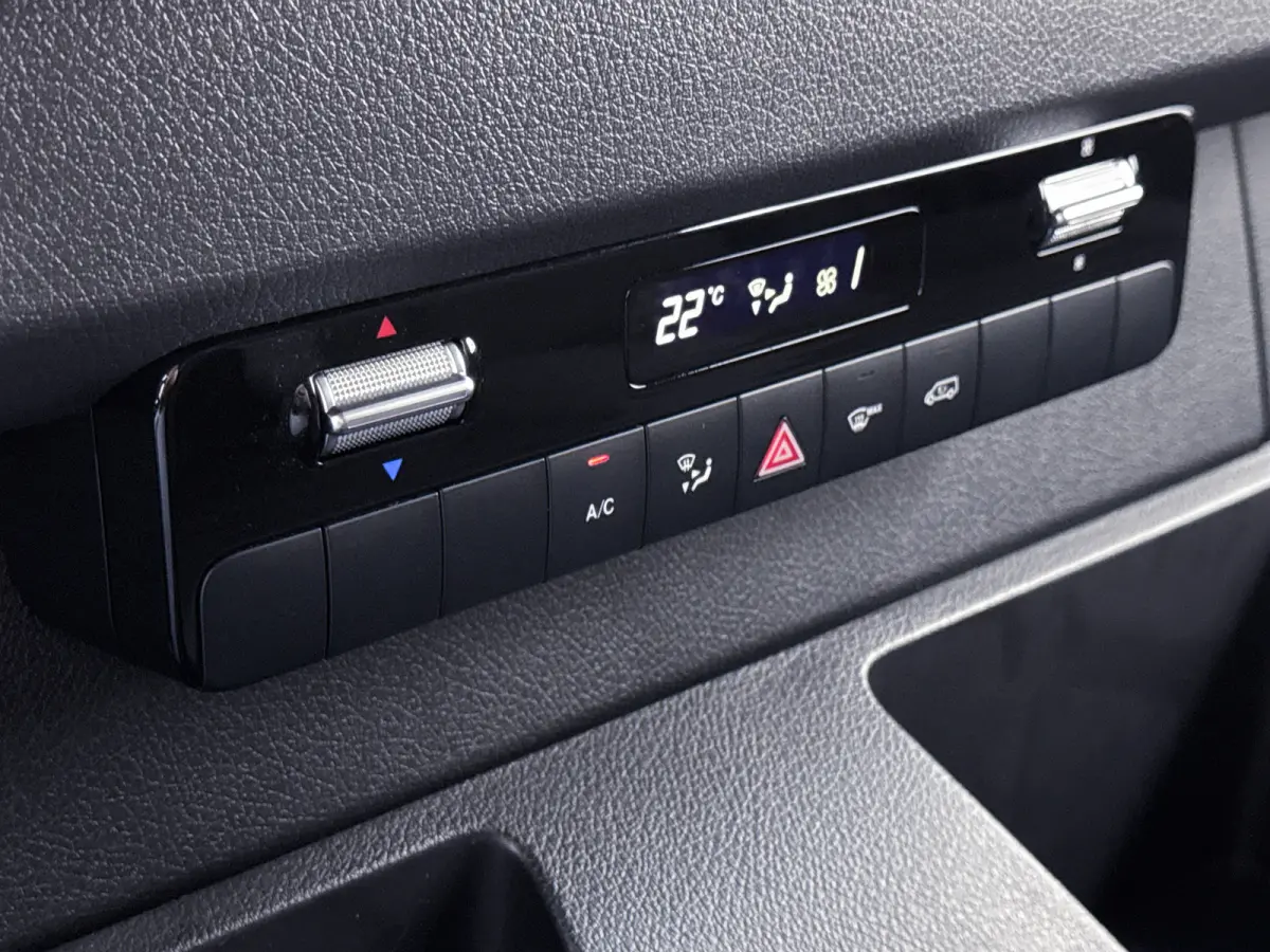 317 1.9 PRO L3H2 Navigatie Achteruitrijcamera Led 3500 KG Trekgewicht Cruise Control