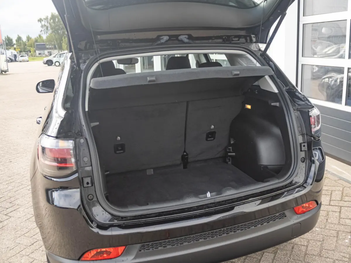 1.5T e-Hybrid Longitude | Clima | Cruise | Camera | Apple Carplay | Winter Pack