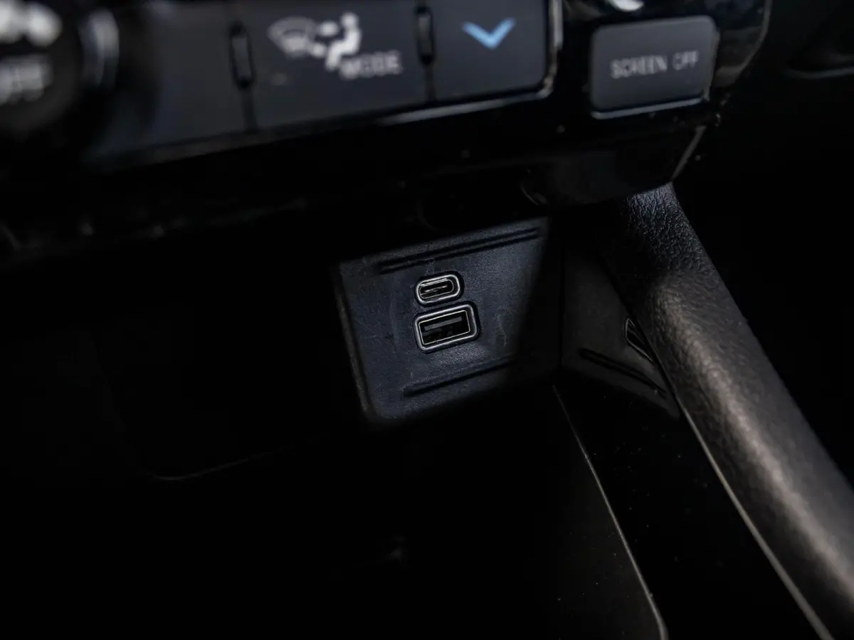 1.5T e-Hybrid Longitude | Clima | Cruise | Camera | Apple Carplay | Winter Pack