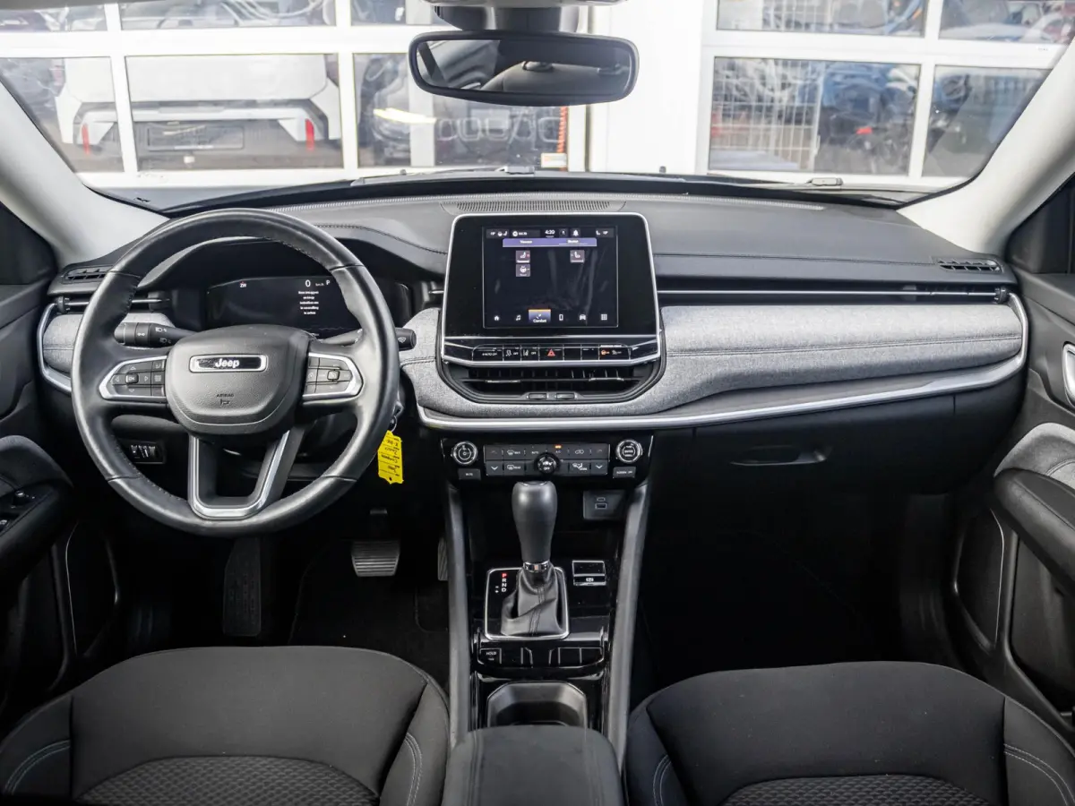 1.5T e-Hybrid Longitude | Clima | Cruise | Camera | Apple Carplay | Winter Pack