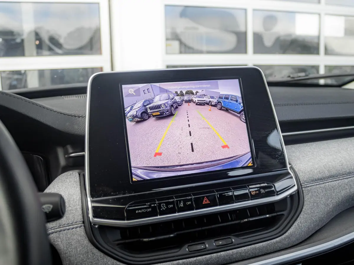 1.5T e-Hybrid Longitude | Clima | Cruise | Camera | Apple Carplay | Winter Pack