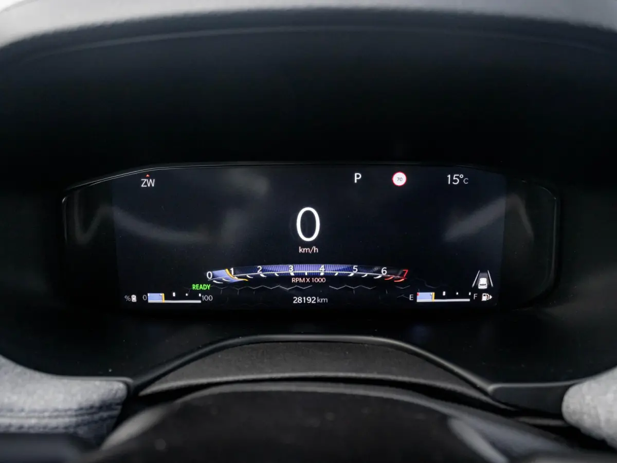 1.5T e-Hybrid Longitude | Clima | Cruise | Camera | Apple Carplay | Winter Pack