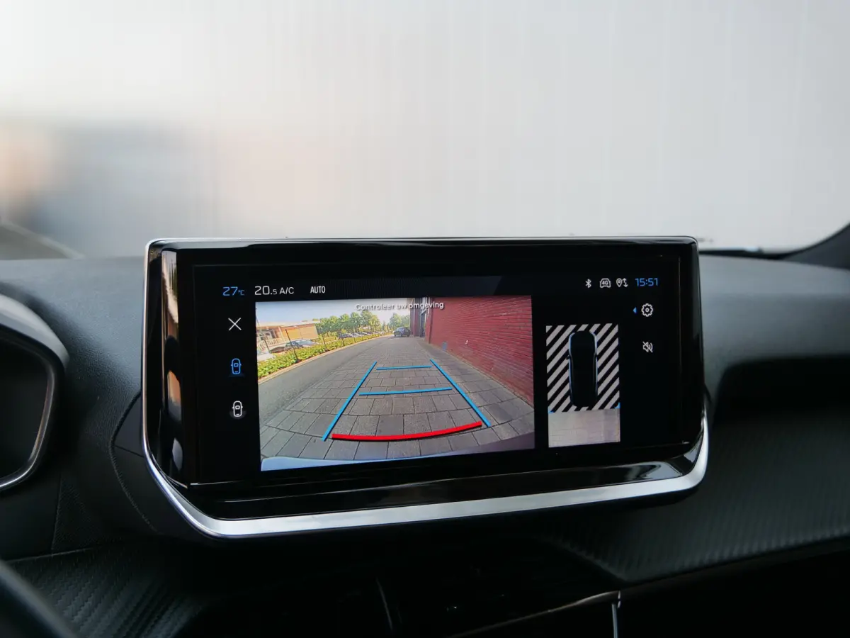 1.2 PureTech 130pk Allure Automaat Navigatie / Camera / LED