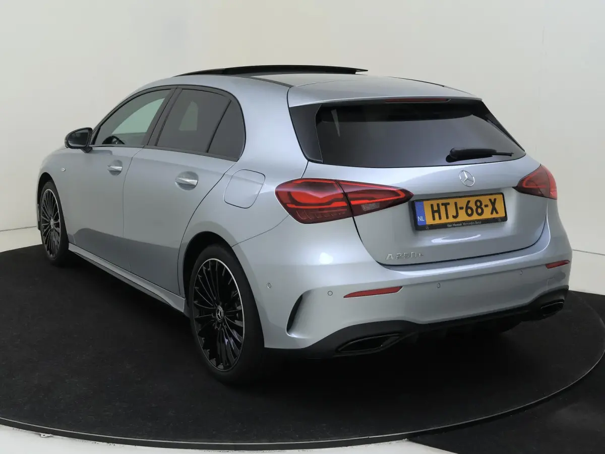 250 e Star Edition AMG Line / Stoelverwarming / 360Graden-Camera / Panorama-schuifdak / Memory-Stoelen / Multispaaks-Velgen / Night-Pakket /