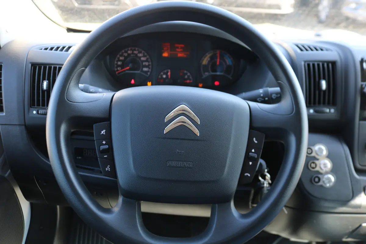 Bakwagen met Achterdeuren 75 kWh