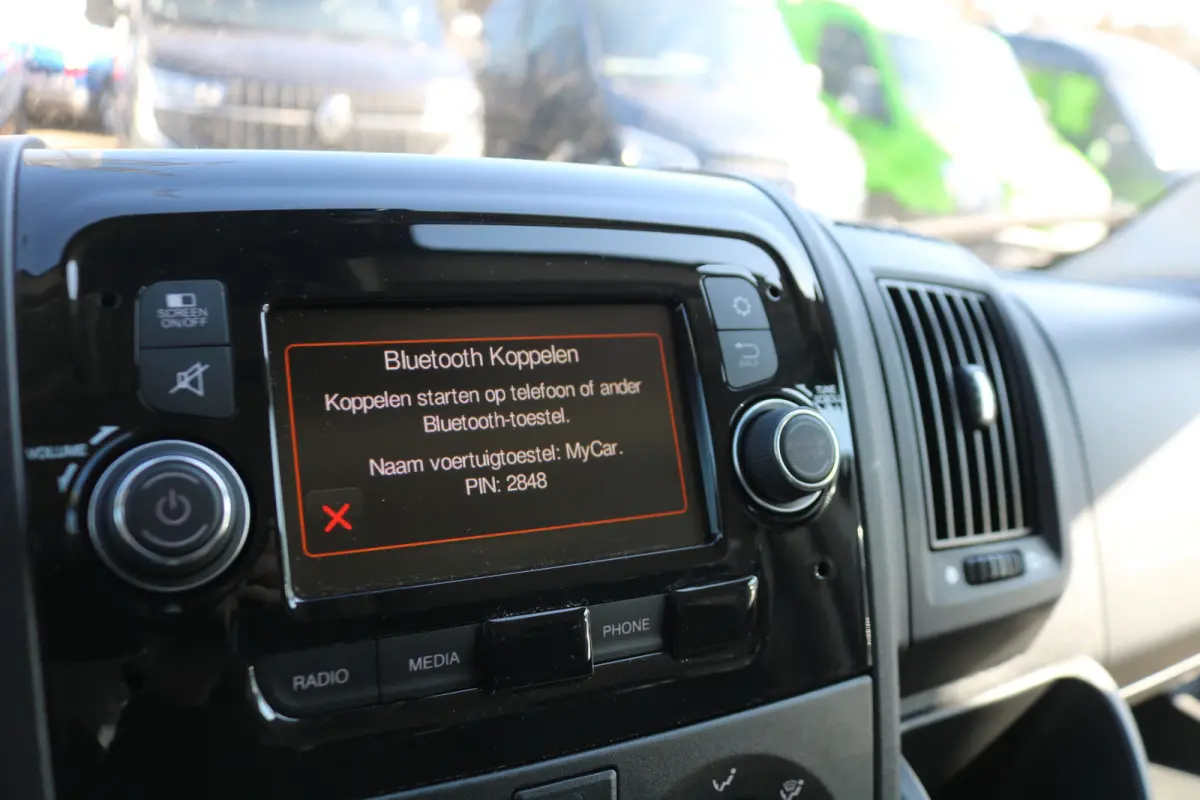 Bakwagen met Achterdeuren 75 kWh