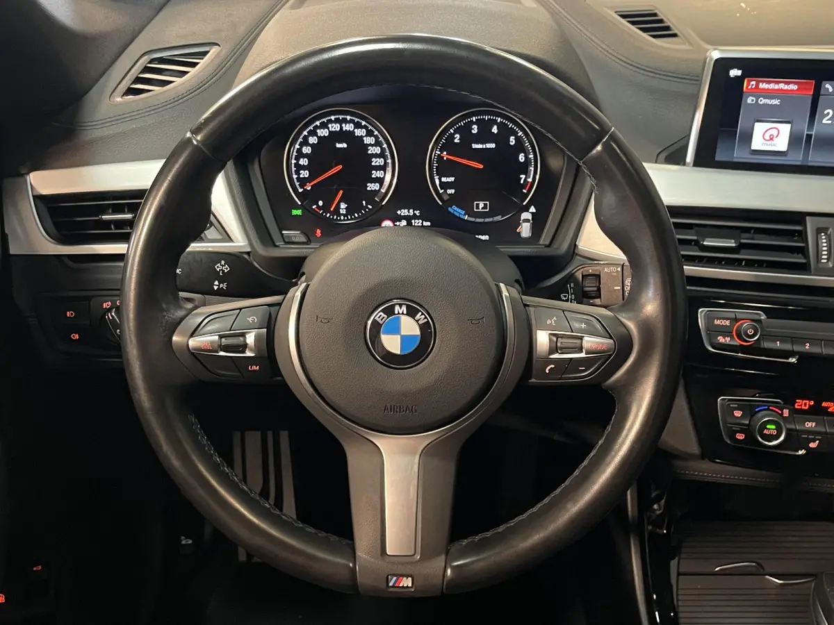 xDrive25e High Executive M Sport 18''/VOL Leder/Trekhaak/Stoelverwarming/Sportstoelen/Elektrische Klep/LED/DAB/Navigatie/PDC