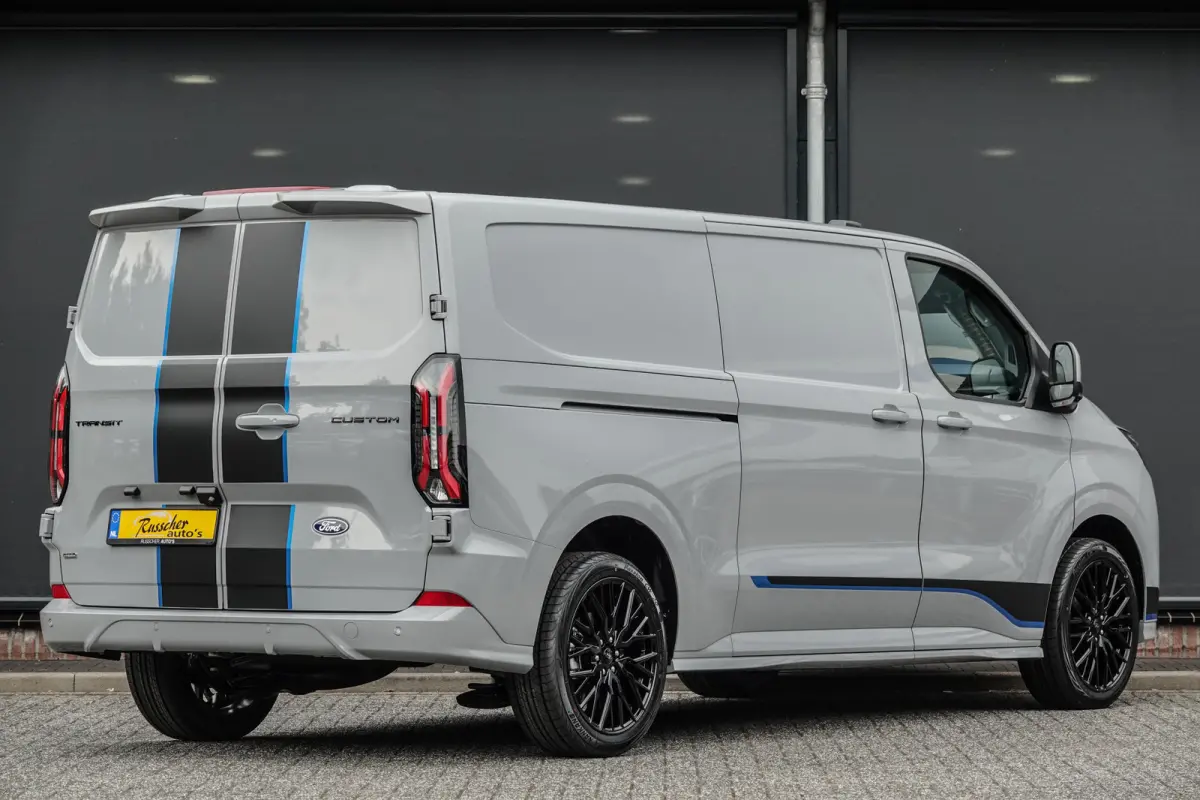 L2H1 2.5 PHEV 233Pk | Sport | Plug In Hybrid | B&O Sound | 360° Camera | 2x schuifdeur | Trekhaak | 20'' Grey Matter