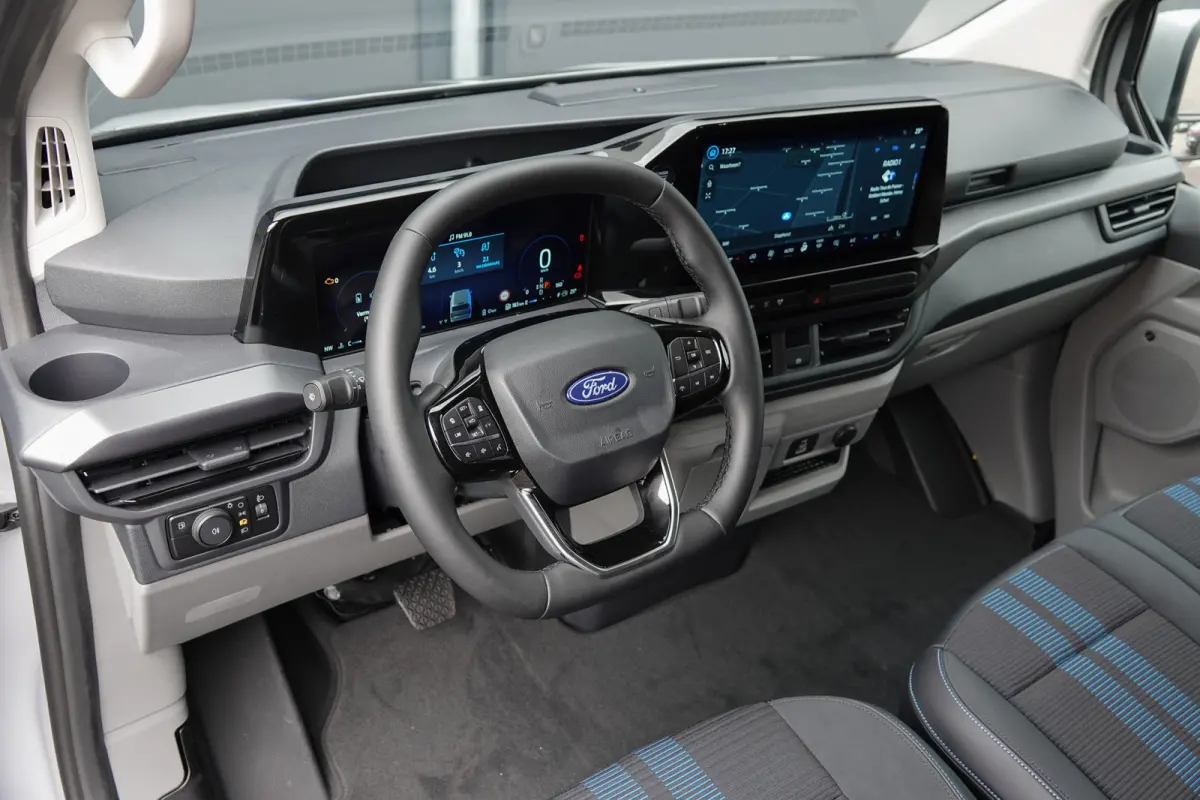 L2H1 2.5 PHEV 233Pk | Sport | Plug In Hybrid | B&O Sound | 360° Camera | 2x schuifdeur | Trekhaak | 20'' Grey Matter