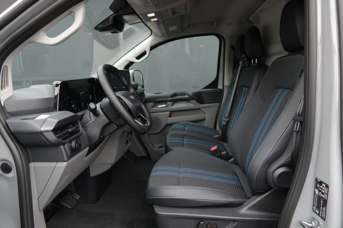 L2H1 2.5 PHEV 233Pk | Sport | Plug In Hybrid | B&O Sound | 360° Camera | 2x schuifdeur | Trekhaak | 20'' Grey Matter