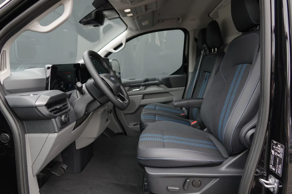 L2H1 2.5 PHEV 233Pk | Sport | Plug In Hybrid | B&O Sound | 360° Camera | 2x schuifdeur | Trekhaak | 19'' Agate Black