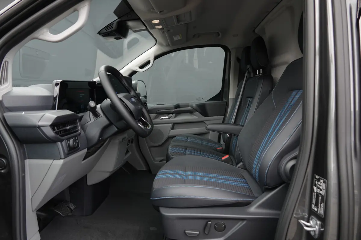 L2H1 2.5 PHEV 233Pk | Sport | Plug In Hybrid | B&O Sound | 360° Camera | 2x schuifdeur | Trekhaak | 20'' Magnetic Grey