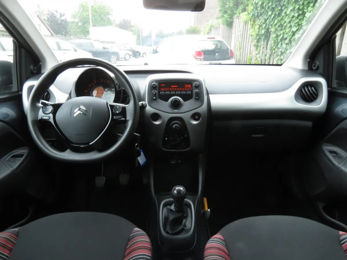 1.0 e-VTi 5-DEURS | AIRCO | LICHTMETALEN VELGEN | BLUETOOTH RADIO | NAP |