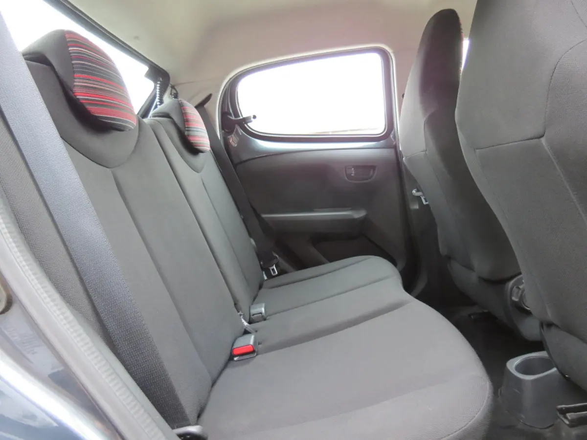 1.0 e-VTi 5-DEURS | AIRCO | LICHTMETALEN VELGEN | BLUETOOTH RADIO | NAP |