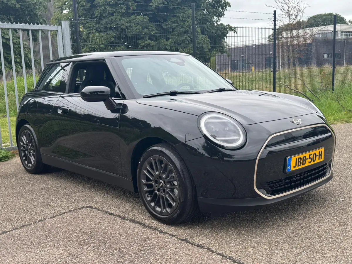 E Favoured S 40.7 kWh Head Up Camera NIEUW