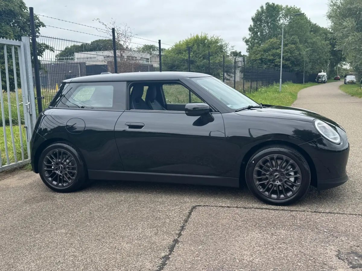 E Favoured S 40.7 kWh Head Up Camera NIEUW