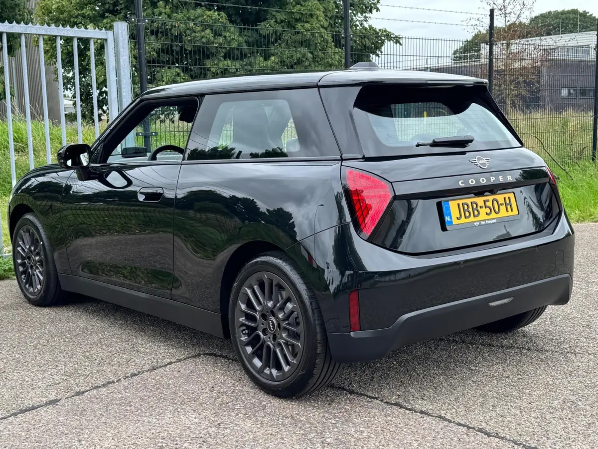 E Favoured S 40.7 kWh Head Up Camera NIEUW