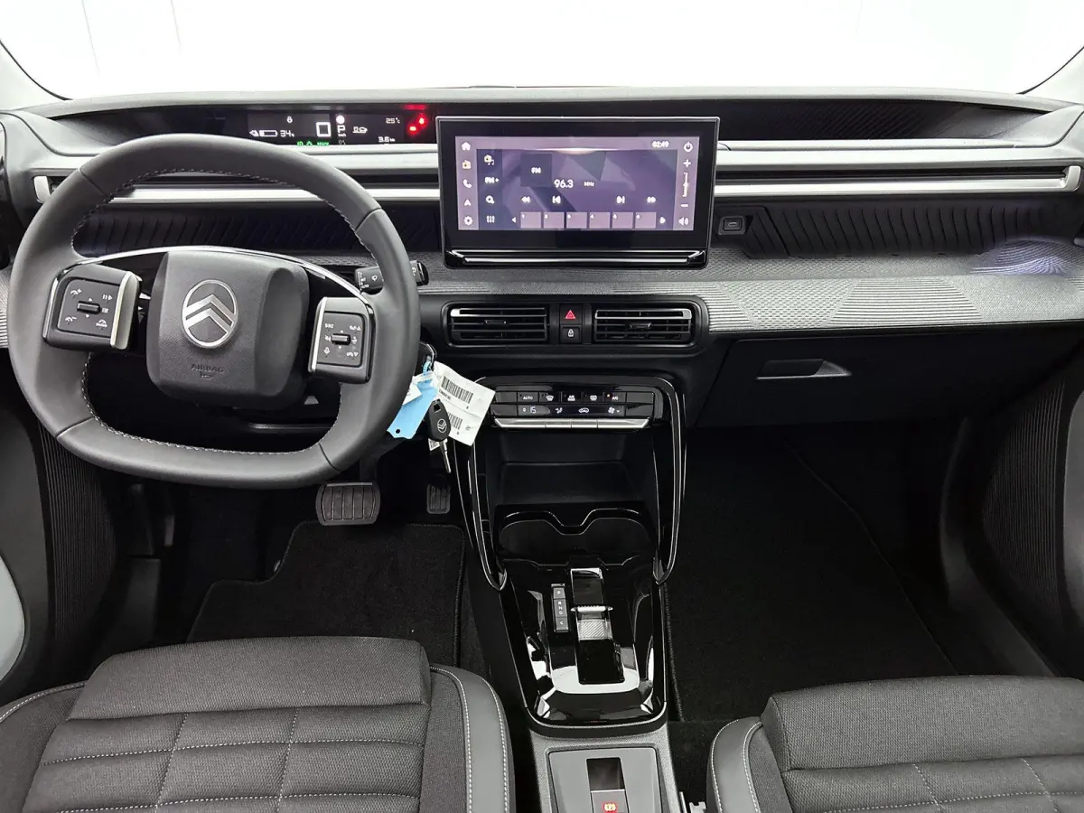EV Comfort Range MAX 44 kWh 113 pk | Navigatie | Achteruitrijcamera | Parkeersensoren Voor en Achter | Comfortstoelen | LED Koplampen | Head-up Display | Dodehoek Detectie | 17" Lichtmetalen