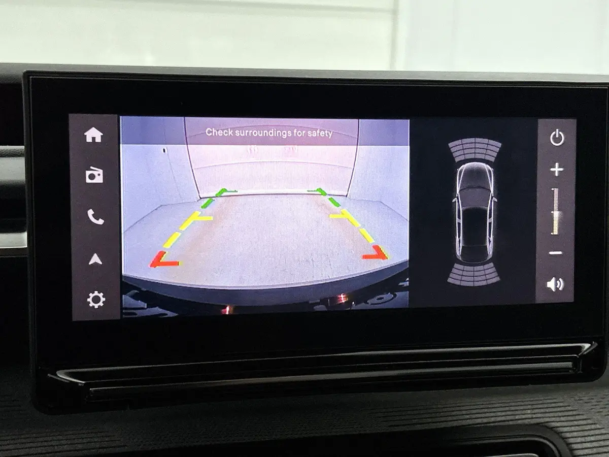 EV Comfort Range MAX 44 kWh 113 pk | Navigatie | Achteruitrijcamera | Parkeersensoren Voor en Achter | Comfortstoelen | LED Koplampen | Head-up Display | Dodehoek Detectie | 17" Lichtmetalen