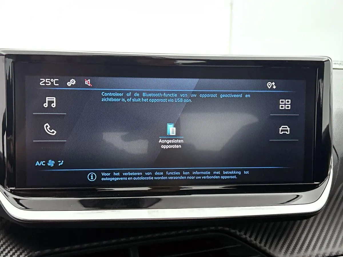 Style 100 pk | Navigatie via Apple Carplay/Android Auto | Parkeersensoren Achter | LED Koplampen | DAB Ontvanger | Airco | Cruise Control | Lederen Stuurwiel | Buitenspiegels Elektrisch Vers