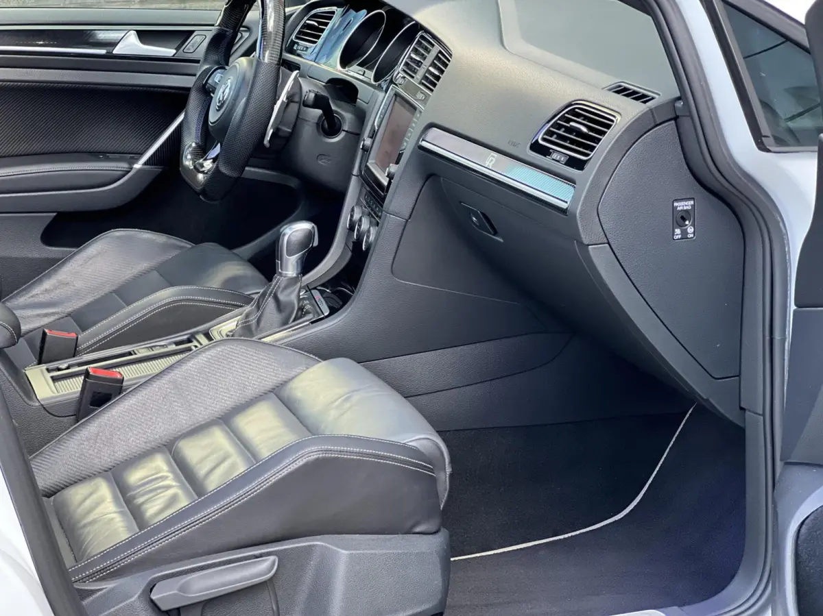 2.0 TSI R 4Motion | Full | Carbon Stuur | Maxton | Pano | Dynaudio | Camera | Dodehoek | Leder
