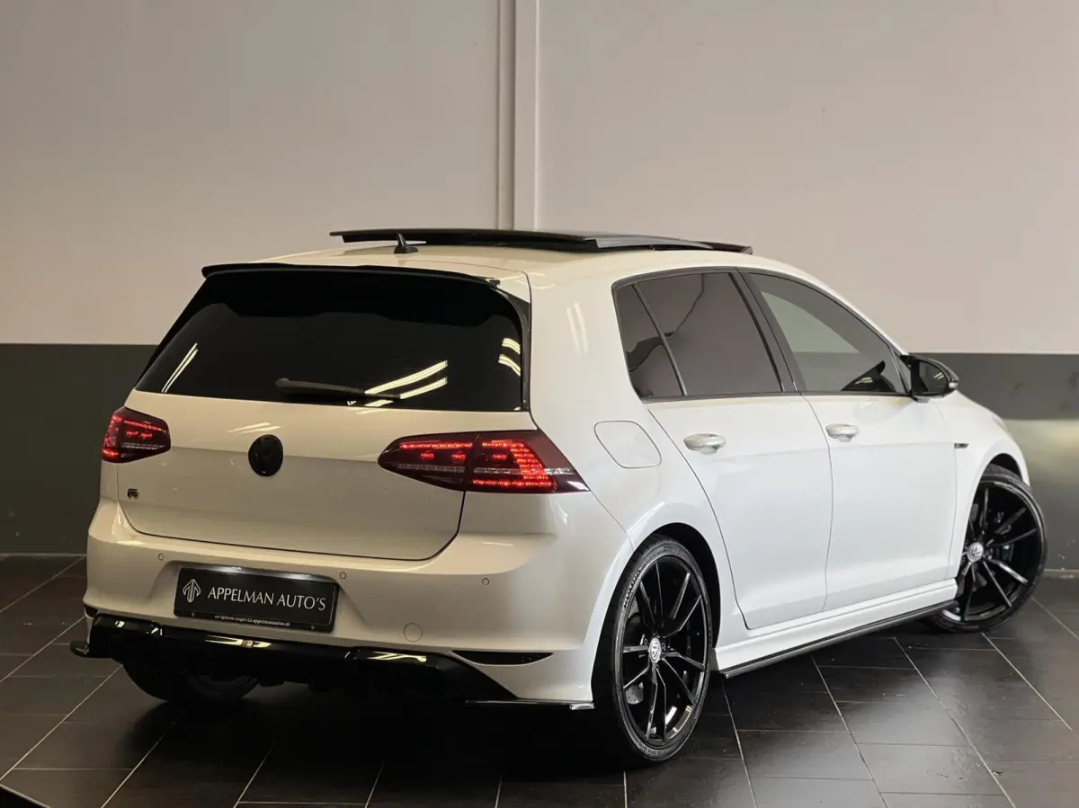 2.0 TSI R 4Motion | Full | Carbon Stuur | Maxton | Pano | Dynaudio | Camera | Dodehoek | Leder