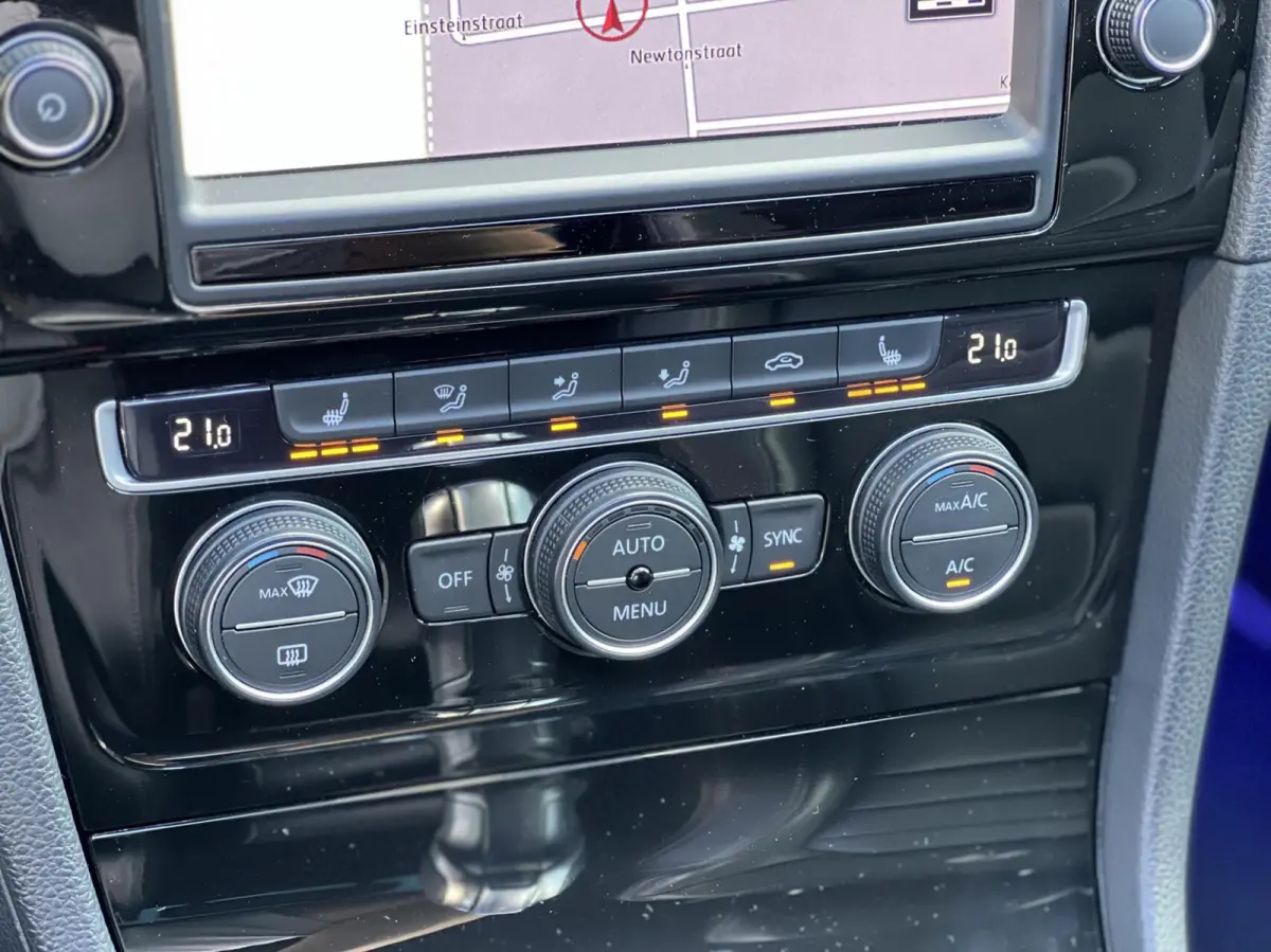 2.0 TSI R 4Motion | Full | Carbon Stuur | Maxton | Pano | Dynaudio | Camera | Dodehoek | Leder