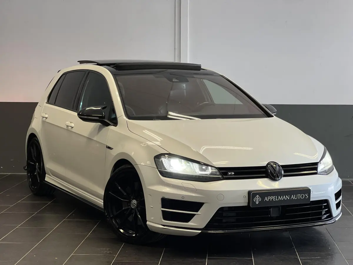 2.0 TSI R 4Motion | Full | Carbon Stuur | Maxton | Pano | Dynaudio | Camera | Dodehoek | Leder