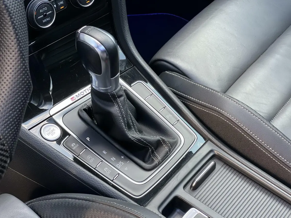 2.0 TSI R 4Motion | Full | Carbon Stuur | Maxton | Pano | Dynaudio | Camera | Dodehoek | Leder