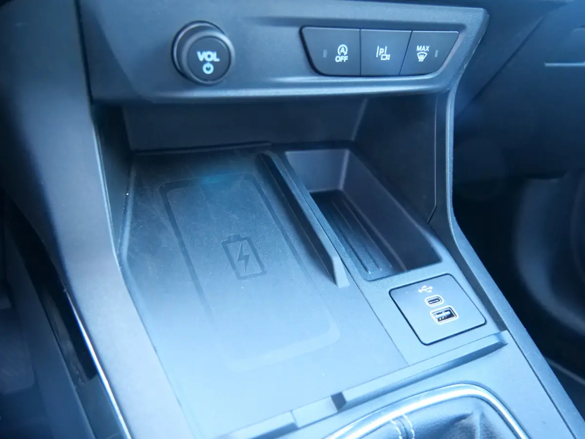 1.0 EcoBoost Mild Hybrid 125 Pk Navi / Camera / DAB / Winterpakket / Apple Carplay