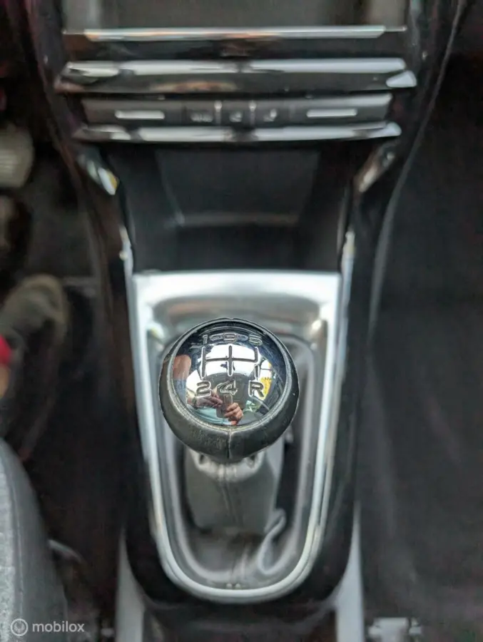 1.2 PureTech Exclusive/ Aico Auto/ Panodak