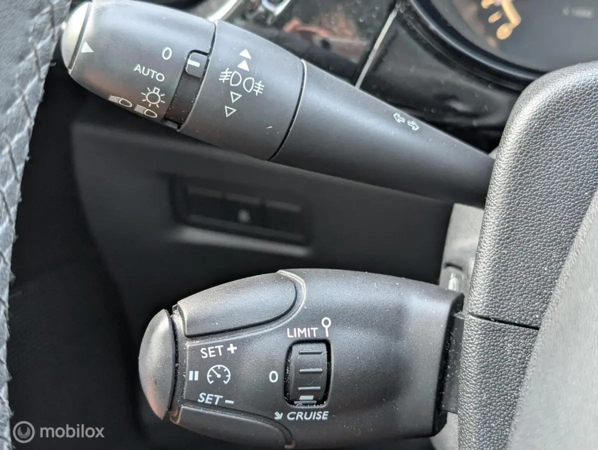 1.2 PureTech Exclusive/ Aico Auto/ Panodak