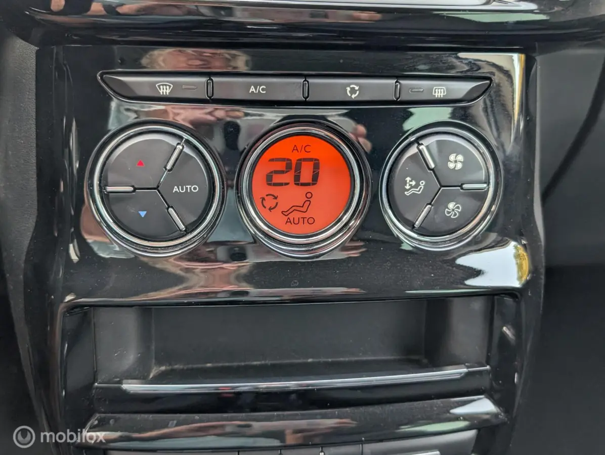 1.2 PureTech Exclusive/ Aico Auto/ Panodak