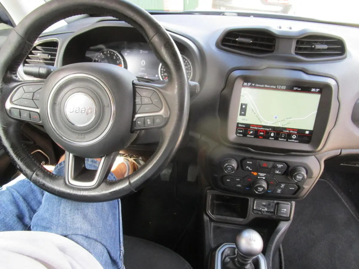 1.0T-e Freedom clima, trekhaak, lm, navi ,mooi