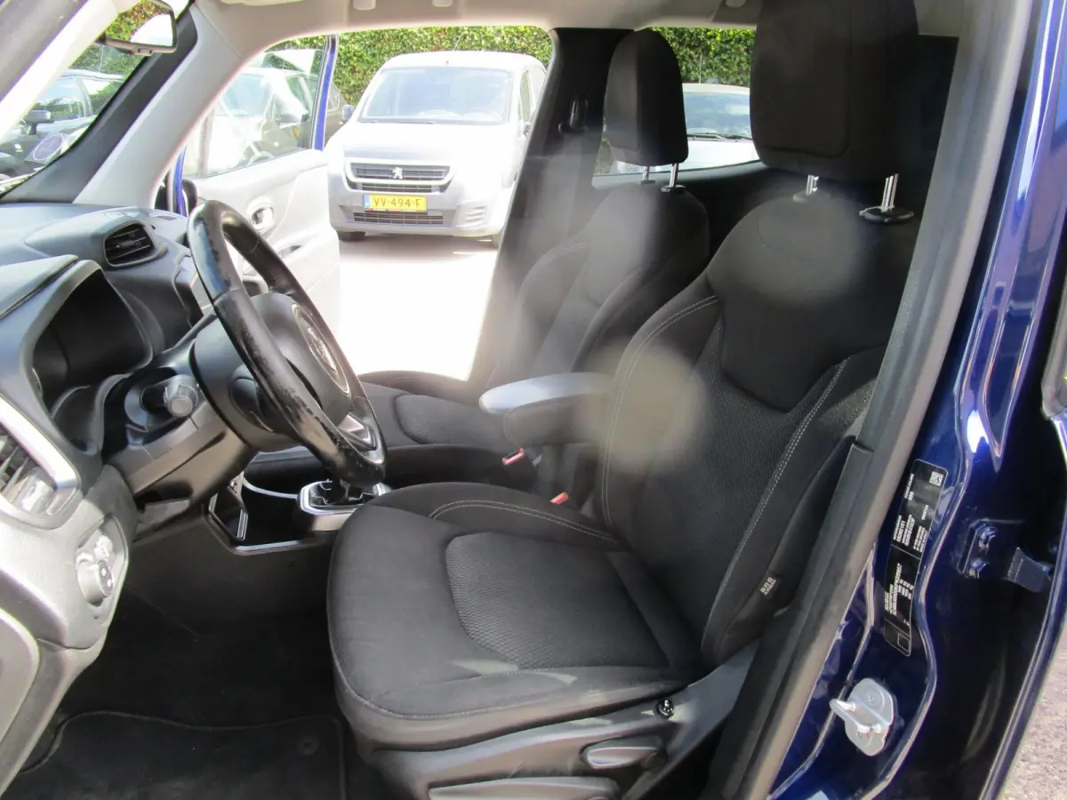 1.0T-e Freedom clima, trekhaak, lm, navi ,mooi