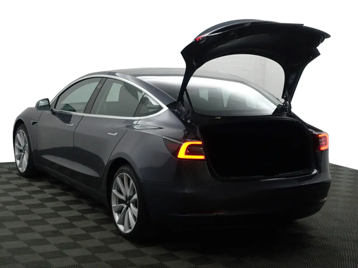 Long Range AWD 75 kWh- NAP 97dkm, Panoramadak, Camera, Autopilot, Xenon Led