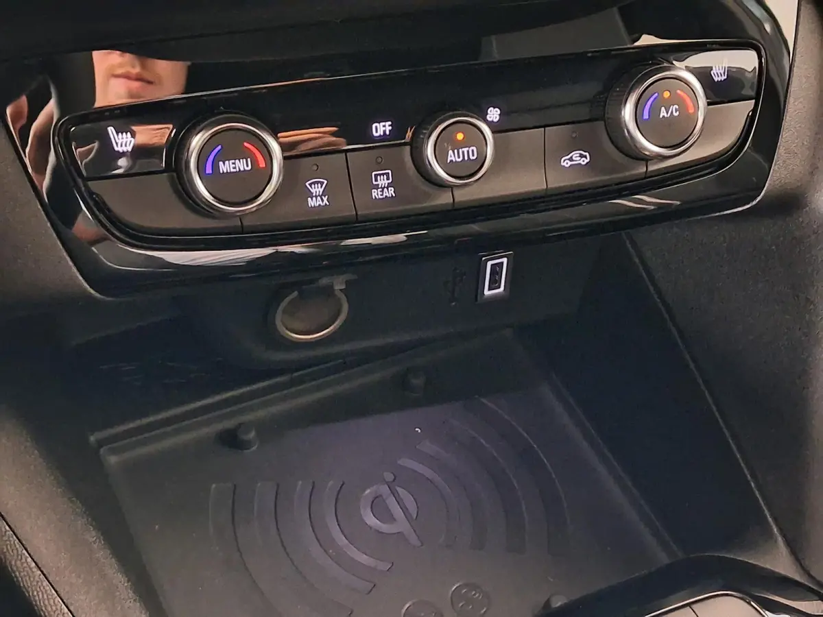 1.2 Turbo Hybrid GS Automaat | Navigatie | Achteruitrijcamera | Stoel/Stuurverwarming | Keyless Entry | Apple Carplay/Android Auto |